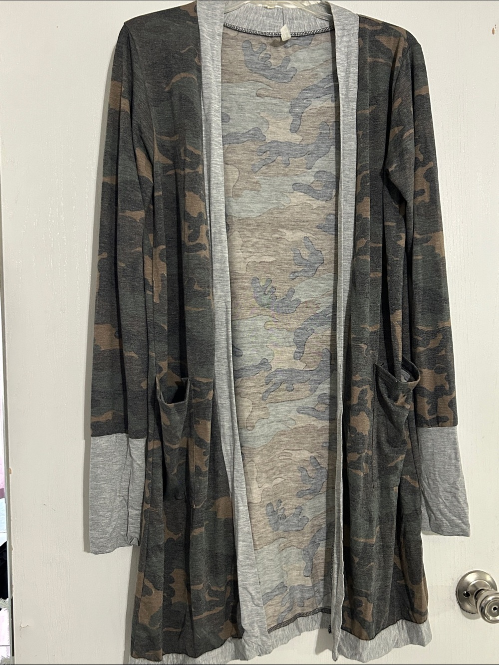 Magic Fit Women's Long Sleeve Open Cardigan in Camouflage Green and Gray